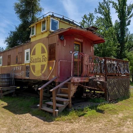 Little Red Caboose Villa โอกเฮิร์สต์ ภายนอก รูปภาพ
