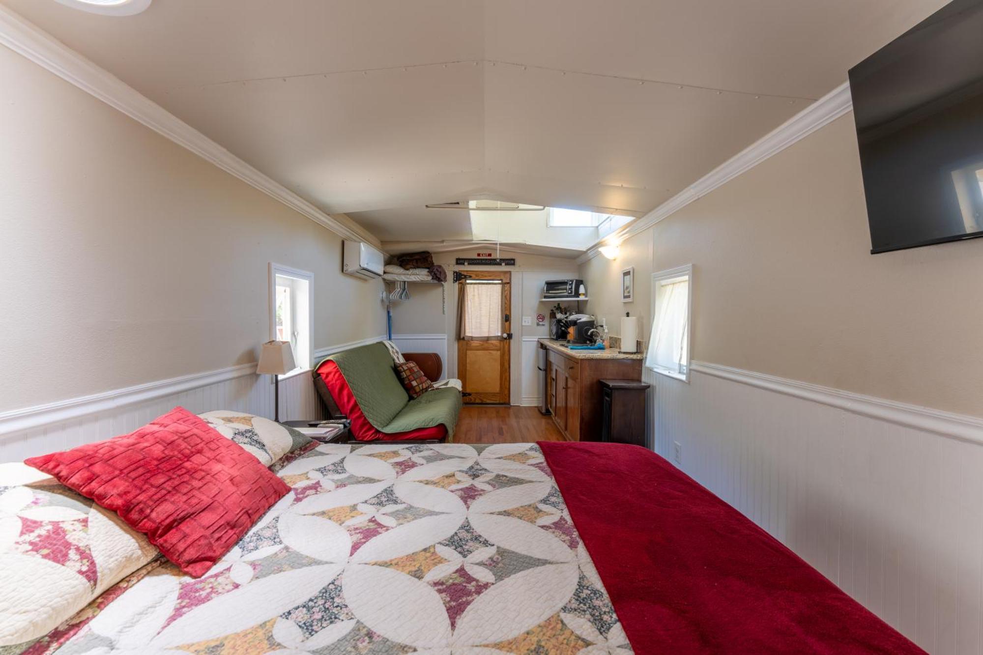 Little Red Caboose Villa โอกเฮิร์สต์ ภายนอก รูปภาพ